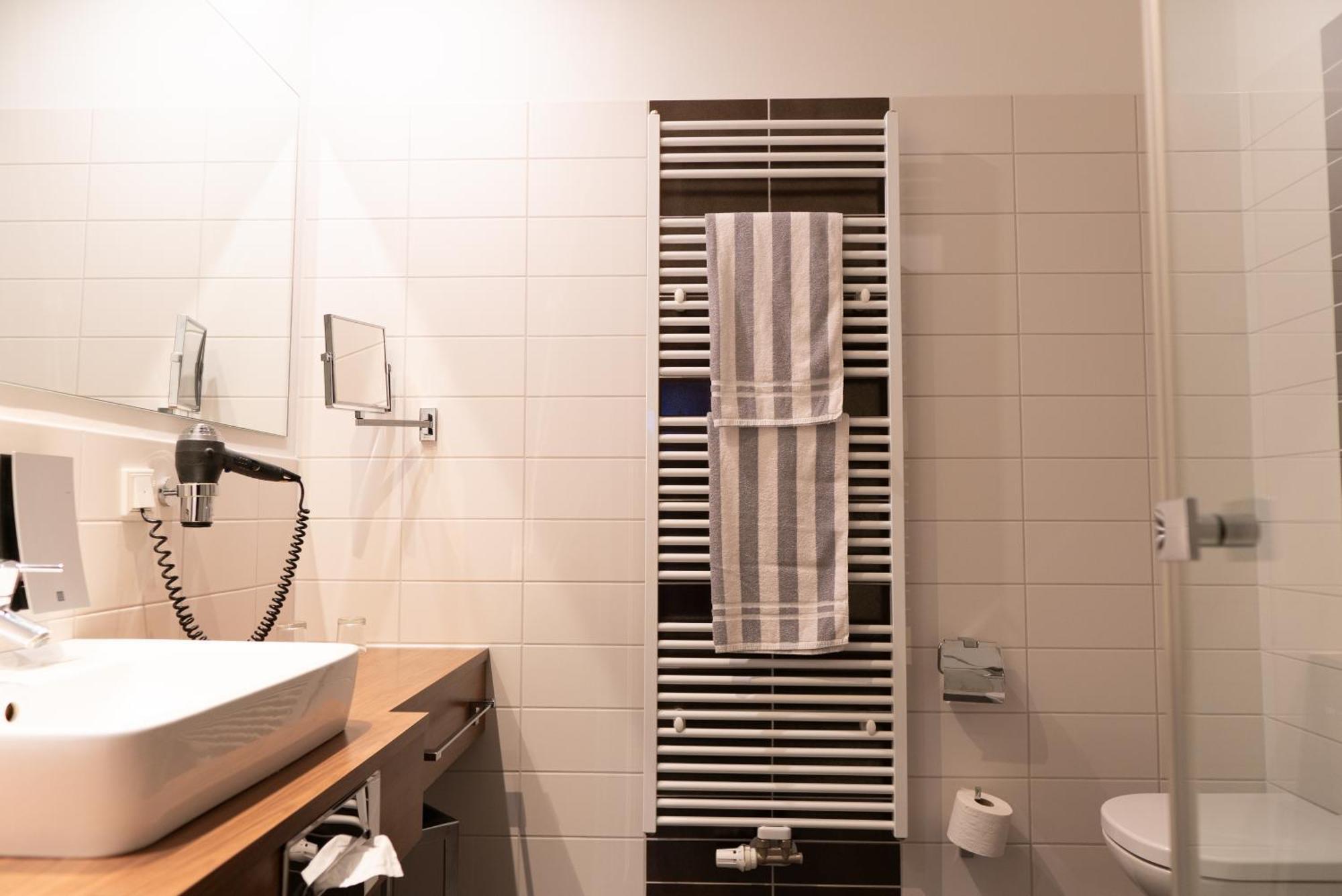 Hotel Bruehlerhoehe エアフルト エクステリア 写真