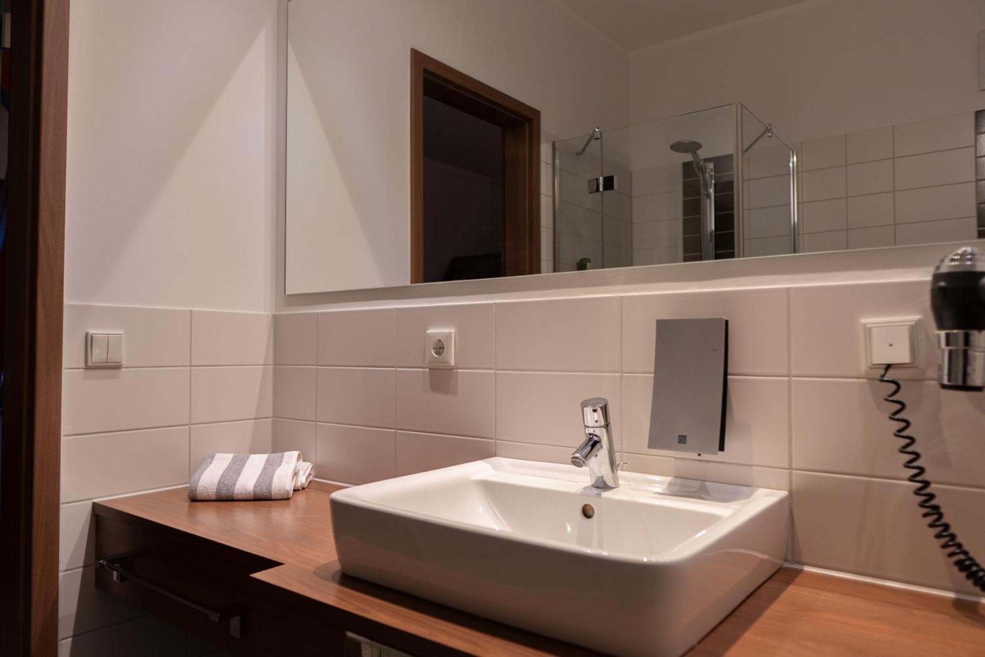 Hotel Bruehlerhoehe エアフルト エクステリア 写真